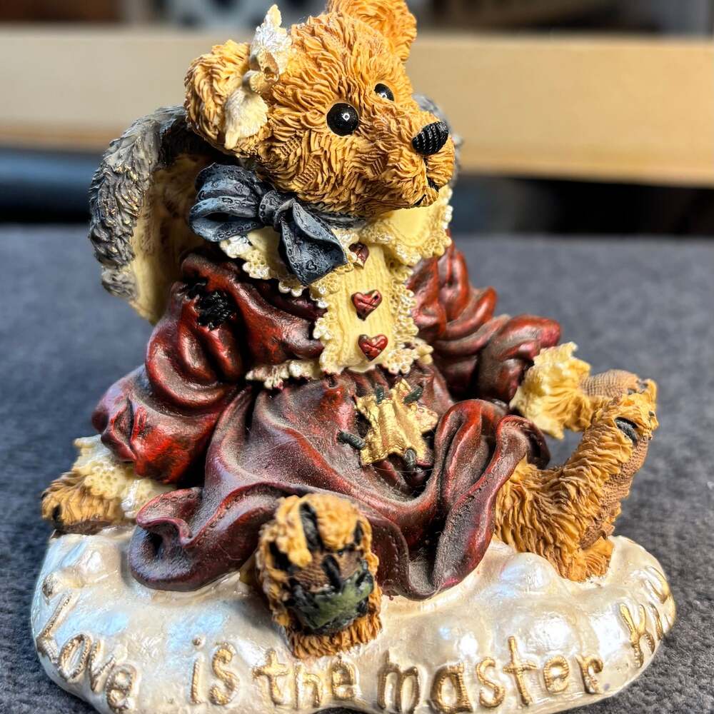Boyd's Bears Guinevere the Angel Love is the Master Key Bearstone Figurine #2283